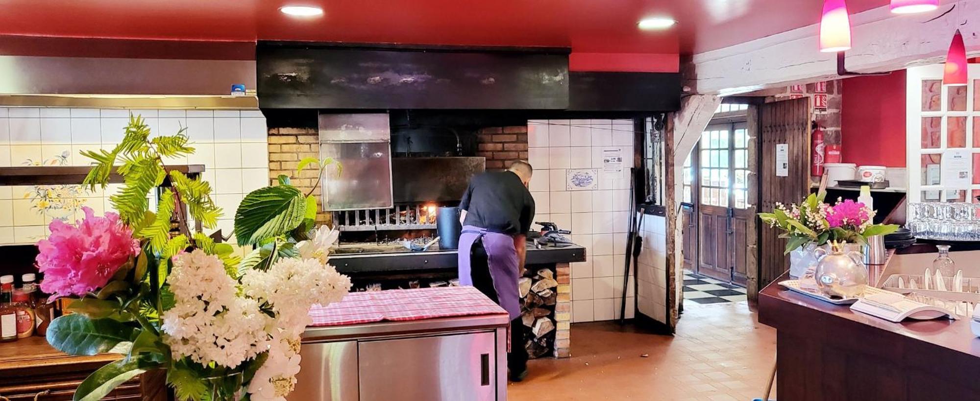 Logis De France- Restaurant Grill Hotel Domfront (Orne)