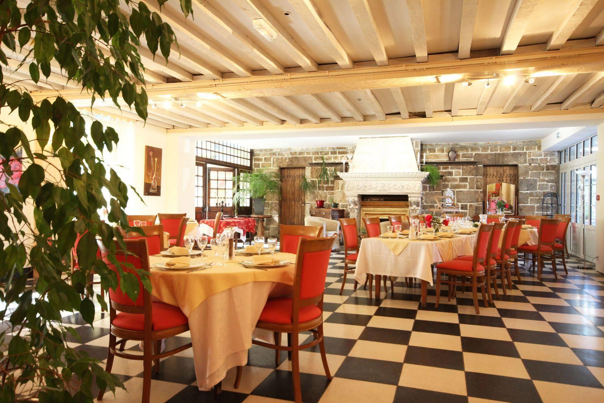 Hotel Logis De France- Restaurant Grill 2*